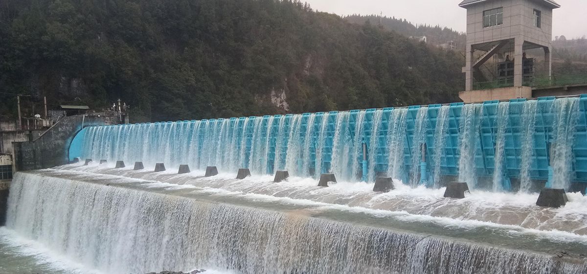 Bendungan Lift Hidrolik